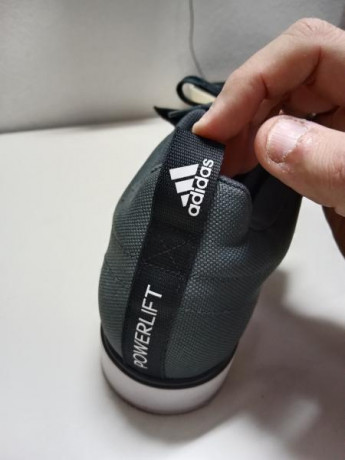 Zapatillas de halterofilia, que están permitidas como en las competiciones de tiro olímpico. NÚMERO 44 20