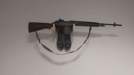 Me presento desde Vizcaya, Coleccionista de armas de la WWII, Corea y sobre todo Vietman. 
En breves practicante 70