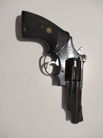 Vendo revolver Llama Comanche ii cal. 38 spl., 4 pulgadas. Lleva cacha gruesa de goma (más cómoda que 02