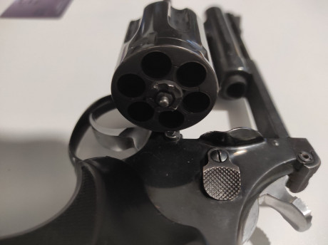 Vendo revolver Llama Comanche ii cal. 38 spl., 4 pulgadas. Lleva cacha gruesa de goma (más cómoda que 00