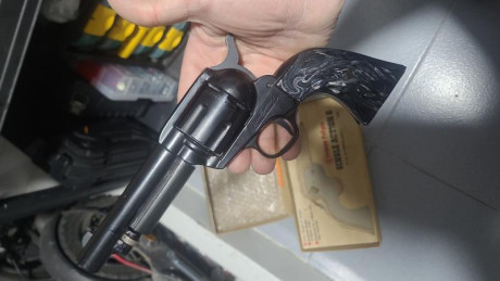 Una autentica joya en 5.5 muy pocas unidades llegaron a España caja original . 

200Euros mas envio o 20