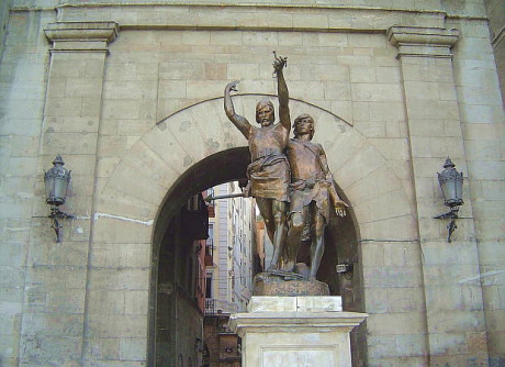 Hola a todos. 

Pese a llevar mucho tiempo leyendo los distintos artículos y consultando el tablón de 10