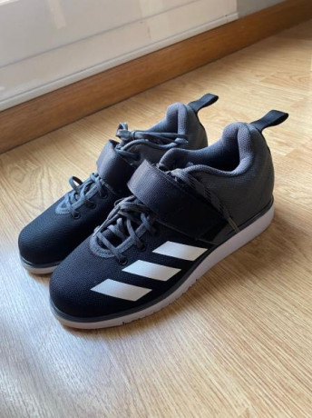 Zapatillas de halterofilia, que están permitidas en las competiciones de tiro olímpico. NÚMERO 37 1/3
Se 00