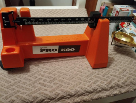 Vendo mi bascula Lyman Pro 500 en estado impecable. 
El precio 40 euros más envío. 01