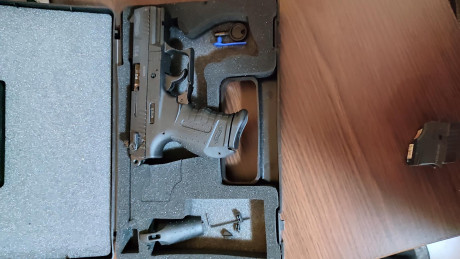 Hola.  Vendo Walther P22, del calibre 22Lr, dos cargadores de 10 disparos cada uno, todos sus accesorios 02