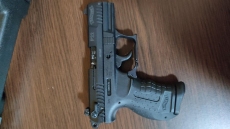 Hola.  Vendo Walther P22, del calibre 22Lr, dos cargadores de 10 disparos cada uno, todos sus accesorios 00