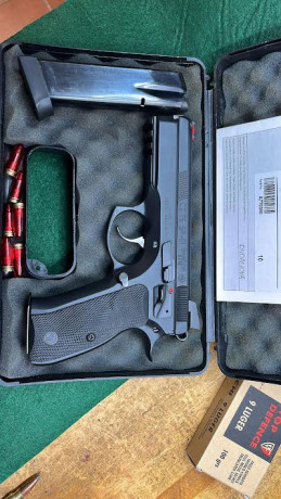Mi amigo vende esta cz.
Precio 700 euros.
Regala algunas cosas valoradas en 150 euros aproximadamente.
Mejor 00