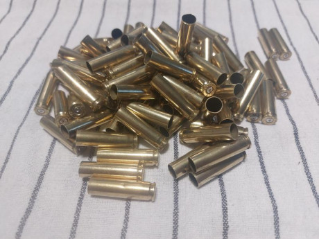 Vendo los siguientes lotes de Vainas.

100 Vainas REMINGTON CORE-LOKT - 30 Carbine lavadas con Tumblers, 00