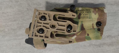 Vendo por 97 euros esta funda Safariland multicam para Glock 19 con linterna Surefire X300 ,X200 y TLR-1. 01