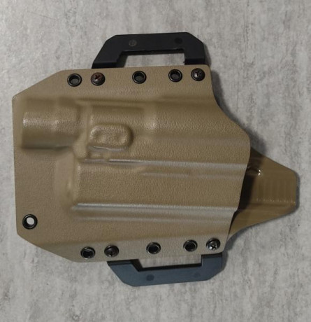 Vendo funda marca Haley Strategic comprada en la pág web de la marca para pistola Glock 19 con linterna 01