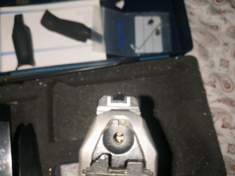 Se vende pistola, Walther P99, en su caja con muy pocos disparos , sus dos cargadores y varias empuñaduras.
Venta 00