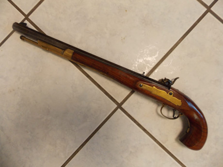 Buenas compañeros,
Mi colega del club pone esta maravilla a la venta. Cañon de 55cm y calibre 45. Una 00