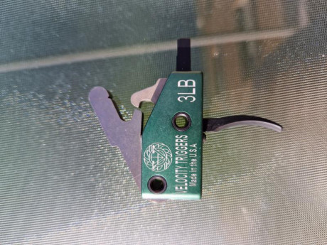Hola, vendo gatillo AR-15 de la marca Velocity de 3 LB (1,3 Kg aprox.). 100 euros + gastos de envío si 00