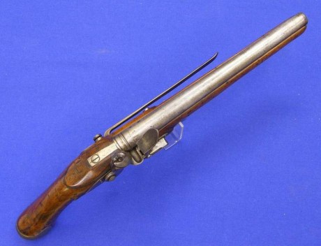 Voy a colocar unas fotos de un arma larga alemana de llave de mecha del siglo XVI. 62