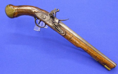 Voy a colocar unas fotos de un arma larga alemana de llave de mecha del siglo XVI. 60