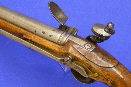 Voy a colocar unas fotos de un arma larga alemana de llave de mecha del siglo XVI. 71