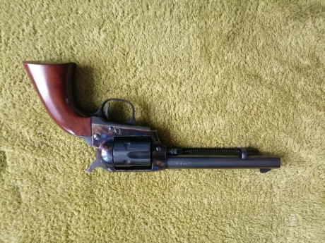 Se vende revólver uberti cattleman's call22  esta en libro de replicas, en perfecto estado.
Precio 450€
Washap 01