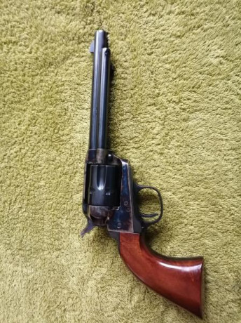 Se vende revólver uberti cattleman's call22  esta en libro de replicas, en perfecto estado.
Precio 450€
Washap 00