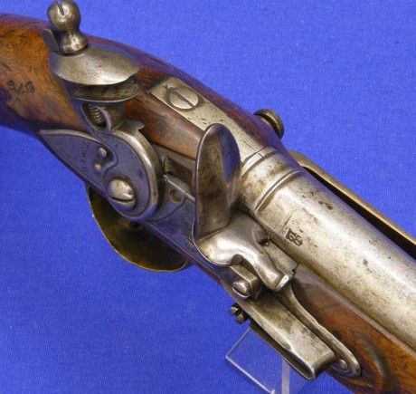 Voy a colocar unas fotos de un arma larga alemana de llave de mecha del siglo XVI. 81