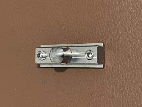 Se vende Anschutz UIT adapotador, nuevo. Material de acero inoxidable.
Precio 15€ más envío. 01