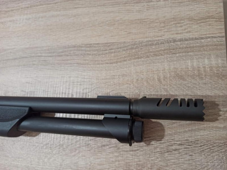 Se vende escopeta Fabarm Heavy Combat. Como nueva, no tiene ni 100 disparos. Incluye freno de boca, caja 00
