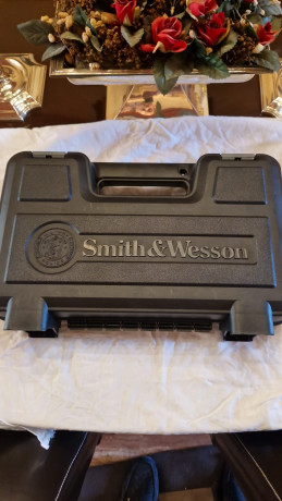 Vendo la S&W Mp9, prácticamente nueva por 250€. Gastos de envío para el comprador. El Arma esta en 21