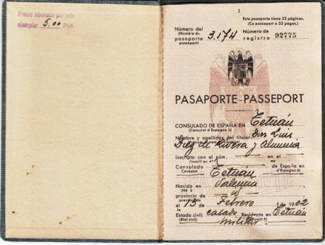  EN RECUERDO Y HOMENAJE A LOS QUE YA NO ESTÁN. 

Si pones en  GOOGLE   PASAPORTES EN LA MEMORIA  da igual 51