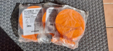 se venden 3 platos polimero de 15 cm diametro
material resistente muchisimos impactos
precio lote de 3 00