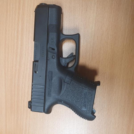 Vendo Glock 26 por falta de uso, en perfecto estado.

Incluye lo que se aprecia en las fotos, se puede 02