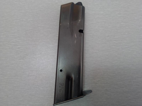 Vendo un cargador original de pistola Brno/CZ75 de 16 disparos, usado en buen estado, poco uso ya que 01