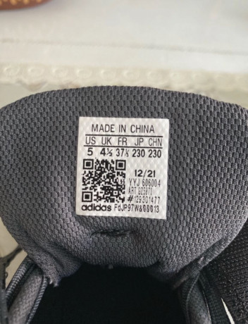 Zapatillas de halterofilia, que están permitidas en las competiciones de tiro olímpico. NÚMERO 37 1/3
Se 02