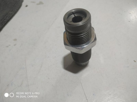 Die para recargar 3006 rifle semiautomático
Cerrar 01