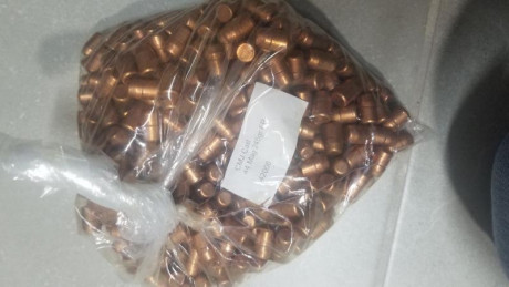 Buenas noches

Pongo a la venta las siguientes cantidades de puntas para el 44 MAG:

500 uds puntas LOSBULLET 00