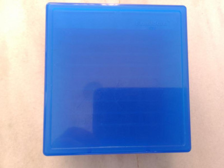 Hola, estoy limpiando el cajón y ya no uso este calibre, vendo este lote indivisible de una caja porta 02
