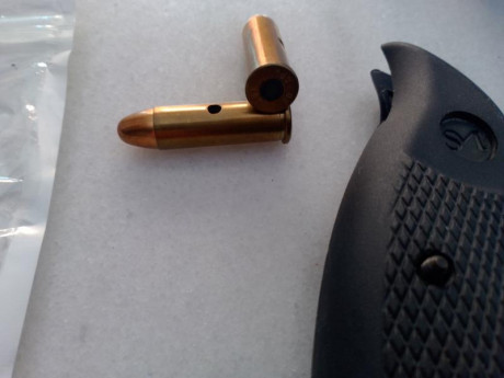 Hola, estoy limpiando el cajón y ya no uso este calibre, vendo este lote indivisible de una caja porta 11