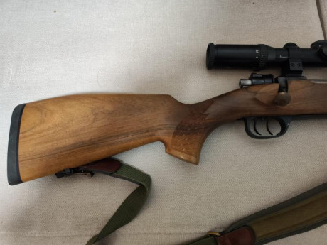 Vendo rifle Voere calibre 22-250,poco usado. Con gatillo doble con pelo. Visor Schmidt&Bender 2,5-10x56 01