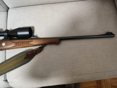 Vendo rifle Voere calibre 22-250,poco usado. Con gatillo doble con pelo. Visor Schmidt&Bender 2,5-10x56 00