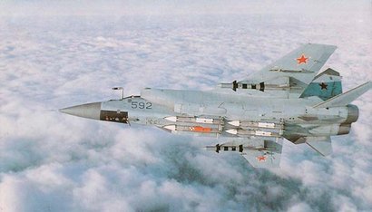 Mi avión de combate favorito es el F-22 RAPTOR; aunque tampoco me disguta nada el F-18 HORNET. Si les 110