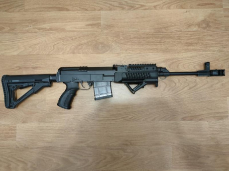 Lo dicho, pongo con gran pesar mi CZ VZ 858 calibre .222R. El rifle esta bastante equipado, como se ve 02