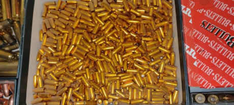 Lo dicho, pongo con gran pesar mi CZ VZ 858 calibre .222R. El rifle esta bastante equipado, como se ve 62