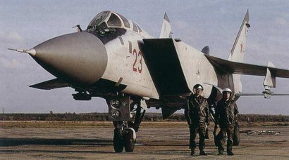 Mi avión de combate favorito es el F-22 RAPTOR; aunque tampoco me disguta nada el F-18 HORNET. Si les 150