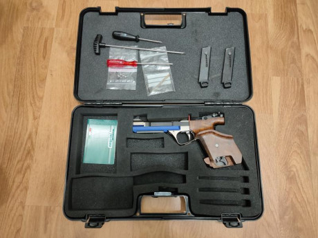 Hola, lo dicho se pone a la venta Feinwerkbau AW 93 Light cal .22Lr, es de mi novia, yo le ayudo a hacer 01