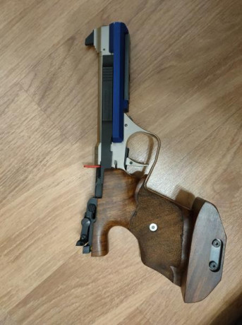 Hola, lo dicho se pone a la venta Feinwerkbau AW 93 Light cal .22Lr, es de mi novia, yo le ayudo a hacer 00