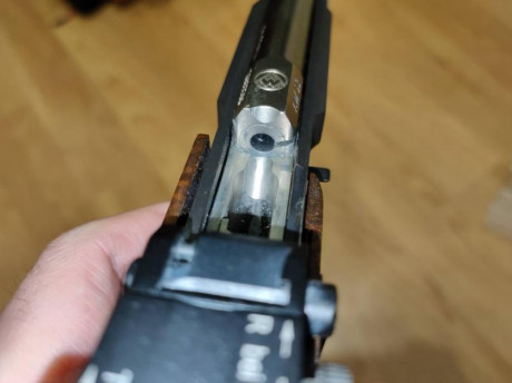 Hola, lo dicho se pone a la venta Feinwerkbau AW 93 Light cal .22Lr, es de mi novia, yo le ayudo a hacer 11