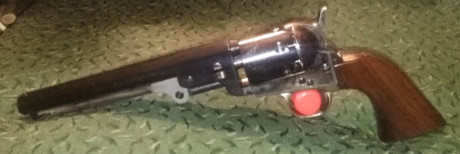 Buenos días. Al que le pueda interesar:
Se venden dos revólveres Avancarga: Colt 1851 Navy Pietta (réplica,) 10