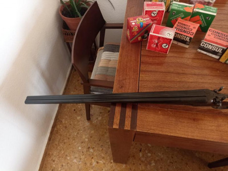 Un compañero me ha pedido que ponga le ponga este anuncio.
Es una escopeta marca JCM, cal. 16, de perrillos, 00