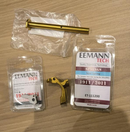 Accesorios 1911 / 2011:

- Guia 5" corredera nitrurado
- Seguro de empuñadura nitrurado
- martillo 01