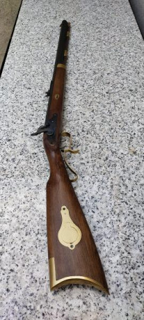 Vendo rifle de Avancarga calibre 45 marca woodsman, con dos gatillos, uno al pelo.
Con 300 grm de polvora.
Con 02
