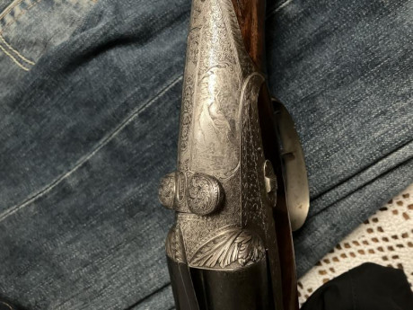 Buenas, mi hijo vende esta escopeta, muy ligera, 2,600 Kg, gama alta de Darne y en buen estado, calibre 42