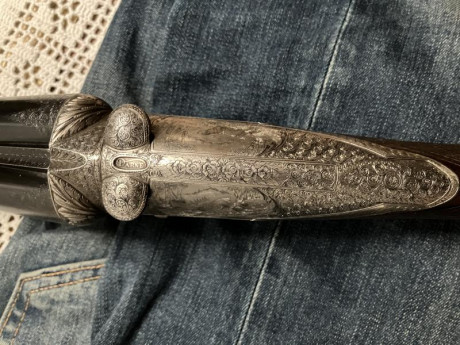 Buenas, mi hijo vende esta escopeta, muy ligera, 2,600 Kg, gama alta de Darne y en buen estado, calibre 40